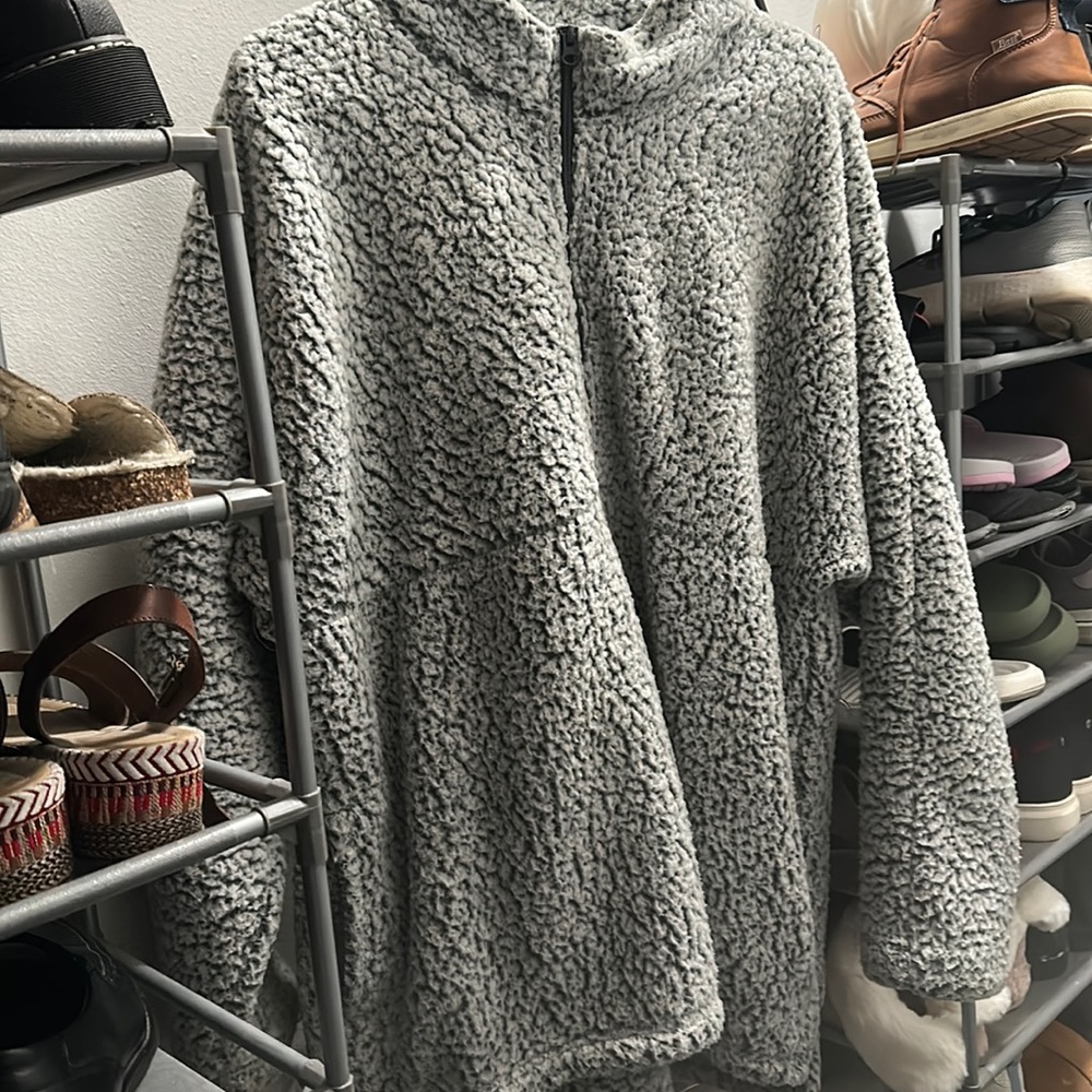 Fluffy fleece polyester pull over 1x